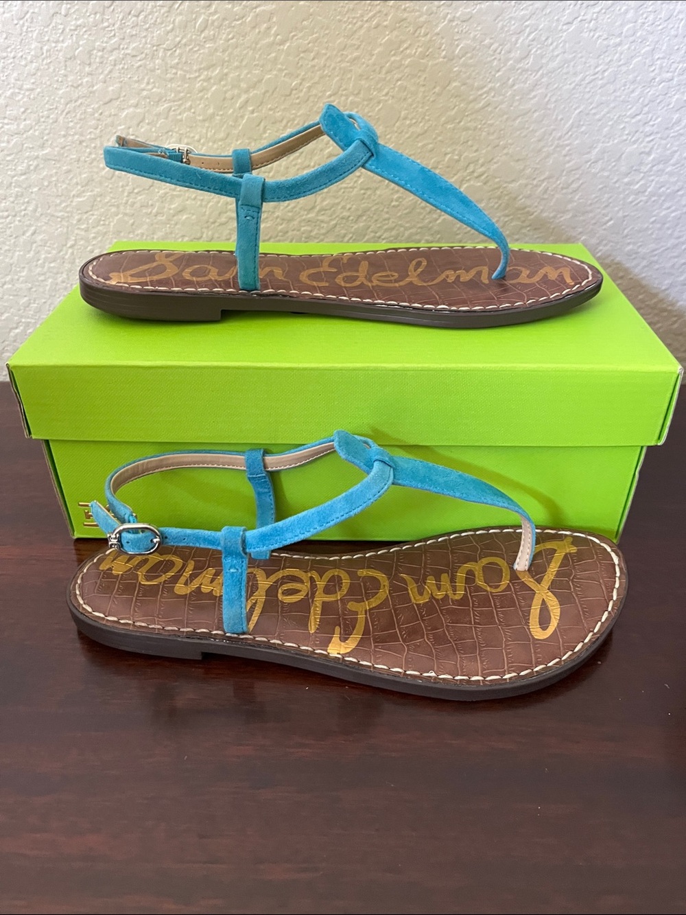 NWT Sam Edelman Gigi Aqua Suede T-Strap Sandals